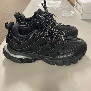 Balenciaga Mens Track Sneaker in Black